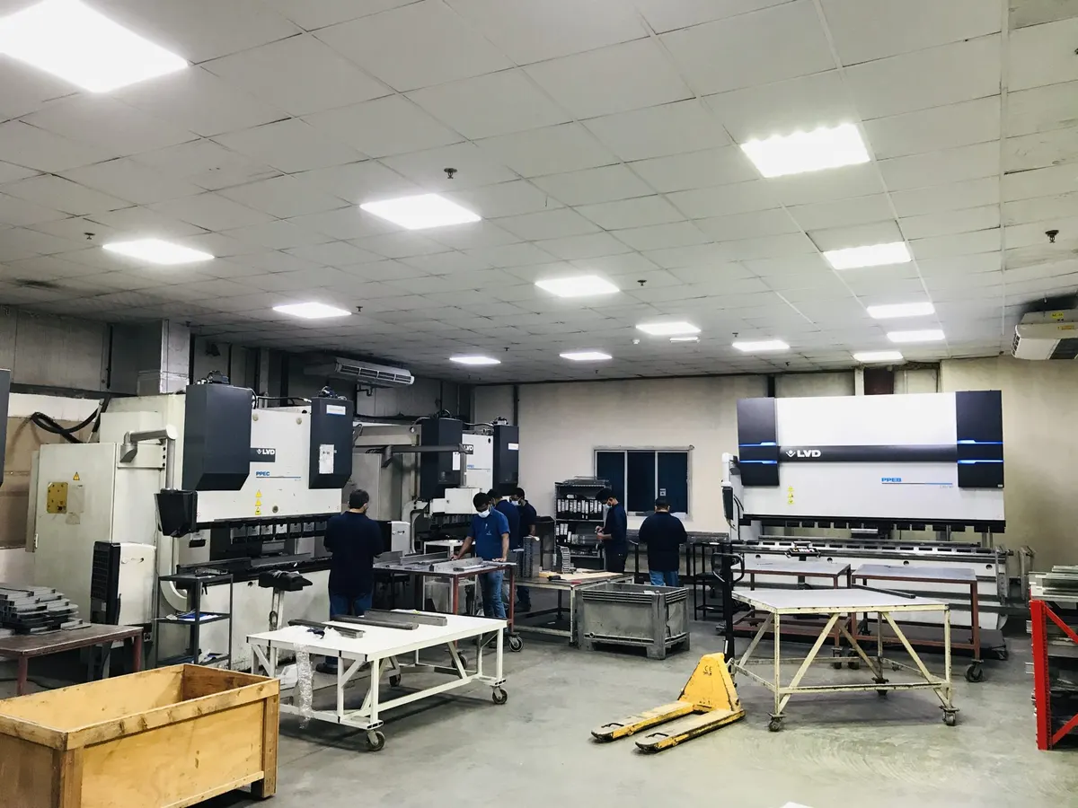 Bending department with CNC press brakes