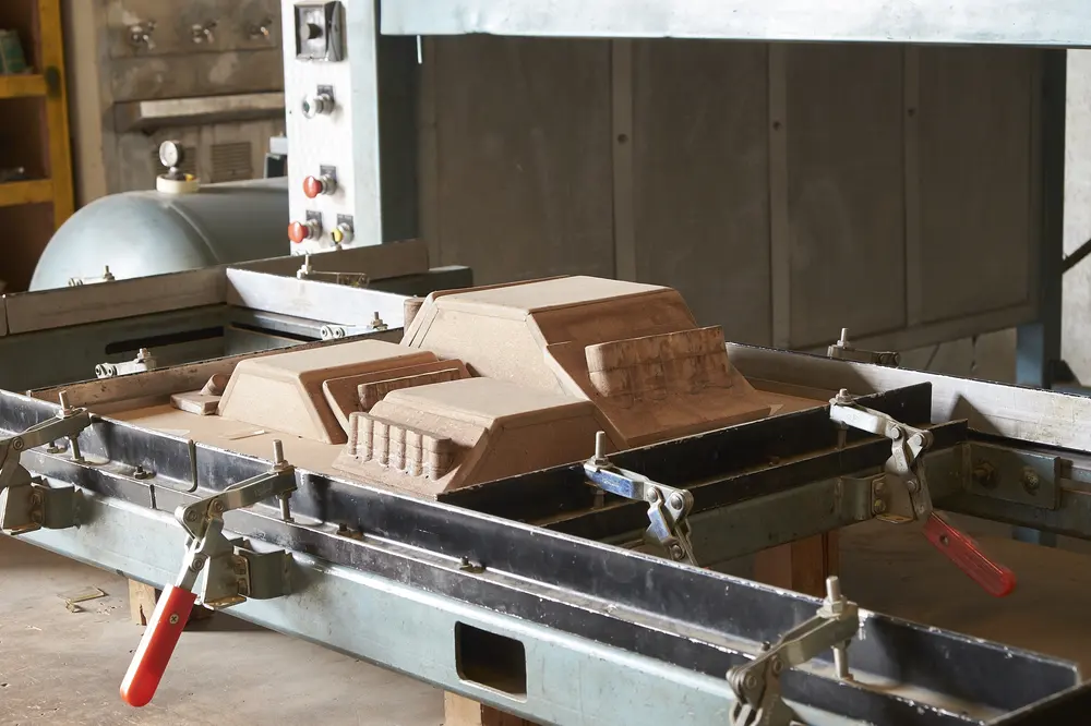 Vacuum forming station
